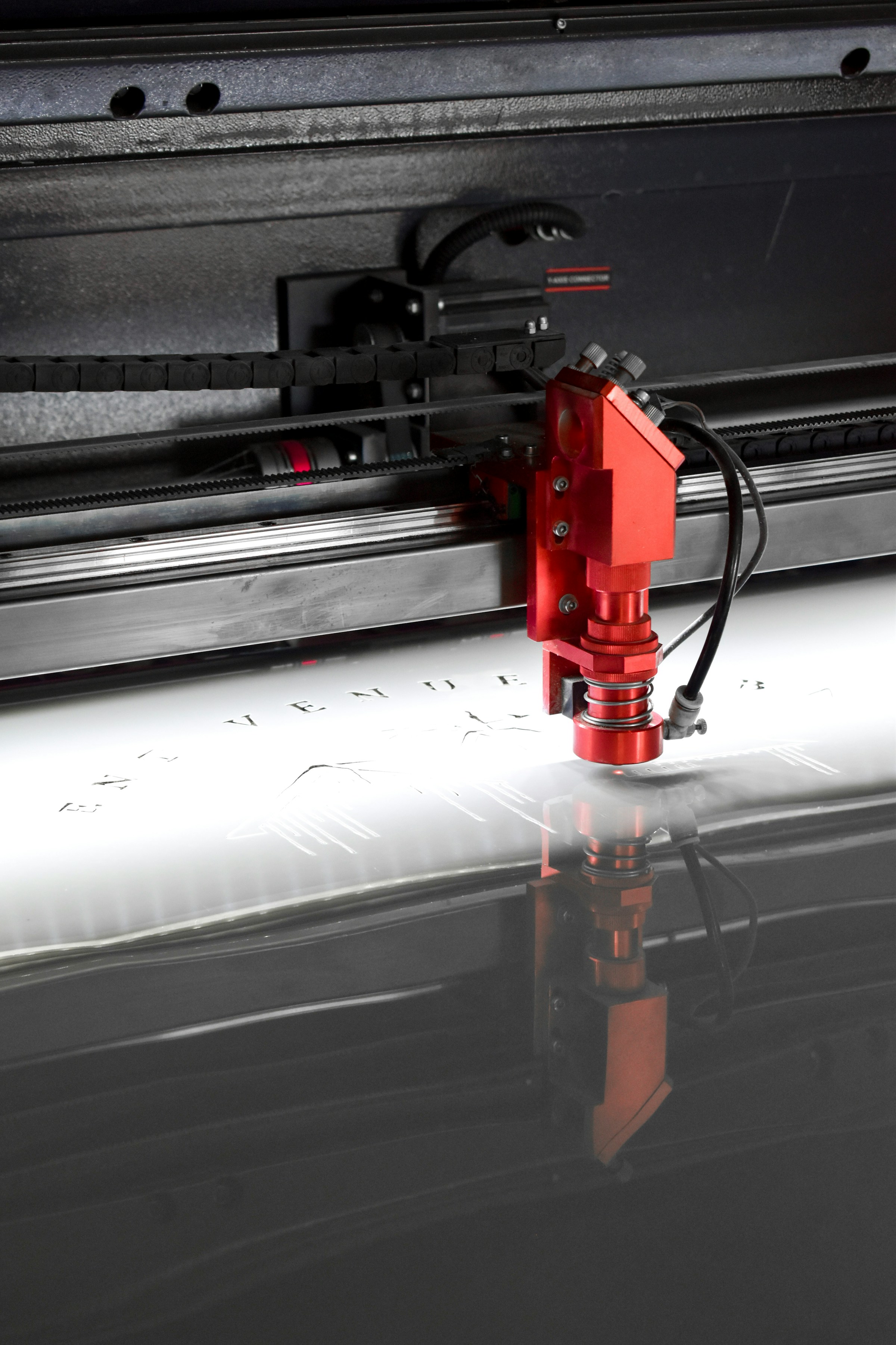 Cięcie laserowe blach technologią fiber